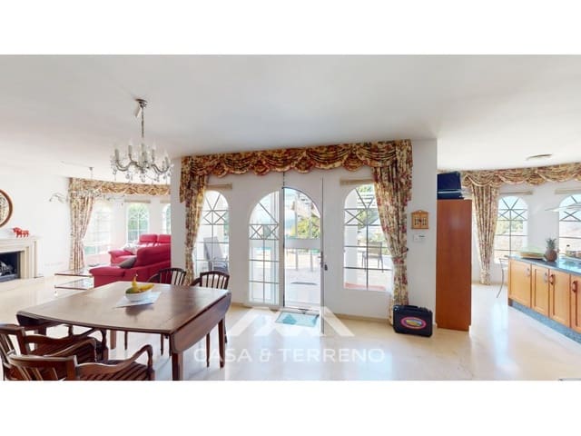 4 chambre Villa/Maison à vendre à Algarrobo avec piscine - 590 000 € (Ref: 9630248)