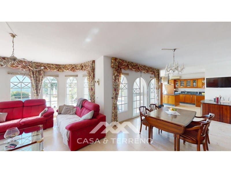 4 chambre Villa/Maison à vendre à Algarrobo avec piscine - 590 000 € (Ref: 9630248)