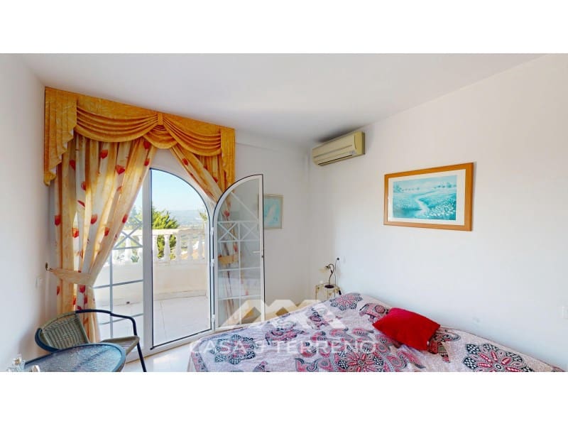 4 chambre Villa/Maison à vendre à Algarrobo avec piscine - 590 000 € (Ref: 9630248)