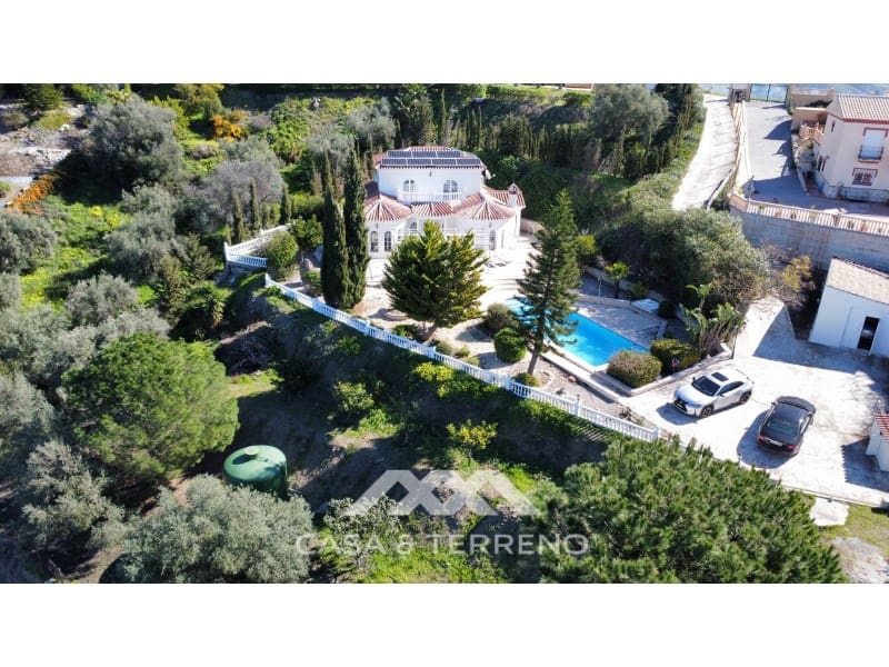 4 chambre Villa/Maison à vendre à Algarrobo avec piscine - 590 000 € (Ref: 9630248)