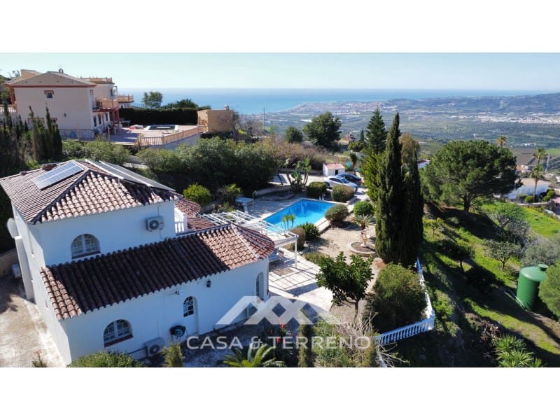 4 chambre Villa/Maison à vendre à Algarrobo avec piscine - 590 000 € (Ref: 9630248)