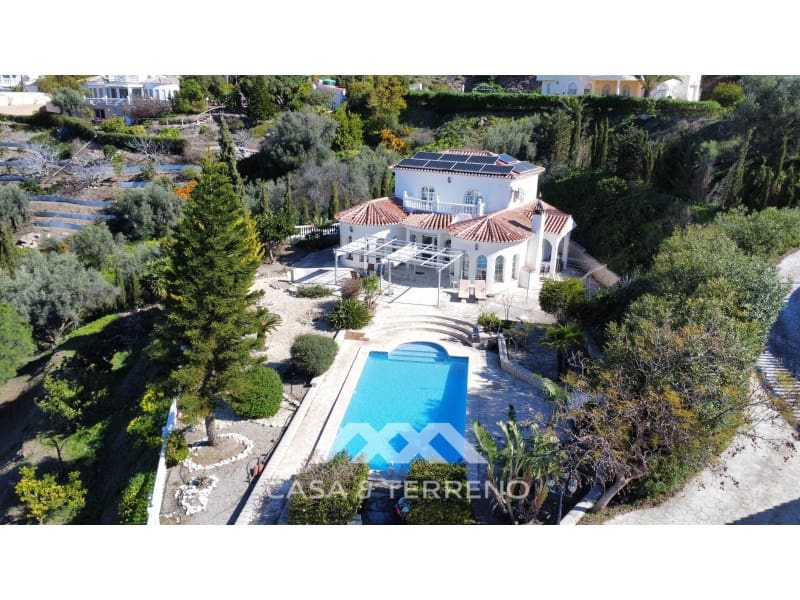 4 chambre Villa/Maison à vendre à Algarrobo avec piscine - 590 000 € (Ref: 9630248)