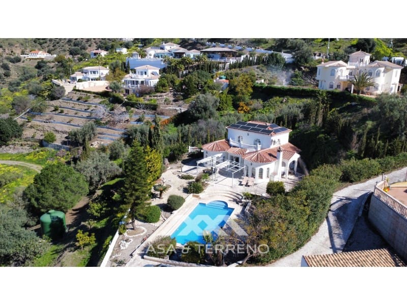 4 chambre Villa/Maison à vendre à Algarrobo avec piscine - 590 000 € (Ref: 9630248)