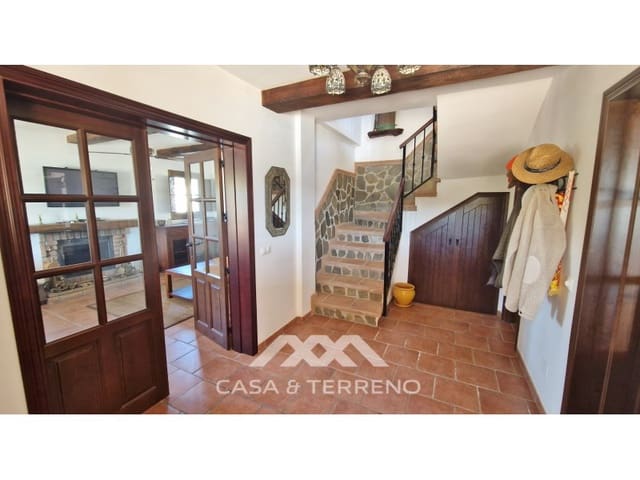 Chalet de 5 habitaciones en Vélez-Málaga en venta con piscina garaje - 695.000 € (Ref: 9630250)