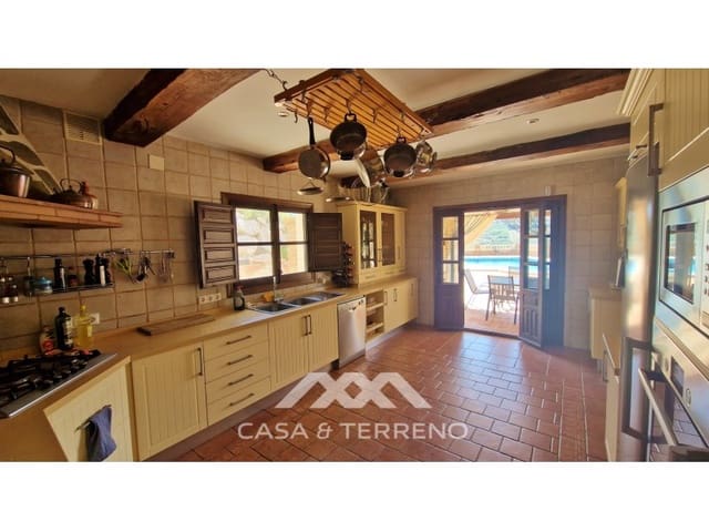 Chalet de 5 habitaciones en Vélez-Málaga en venta con piscina garaje - 695.000 € (Ref: 9630250)