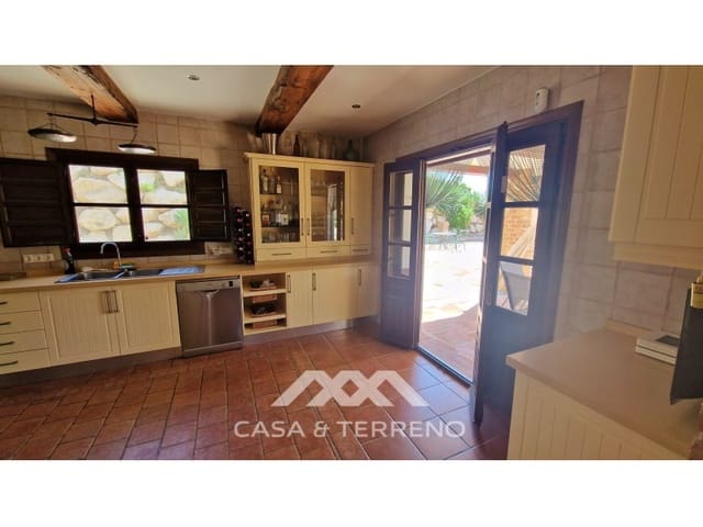 Chalet de 5 habitaciones en Vélez-Málaga en venta con piscina garaje - 695.000 € (Ref: 9630250)