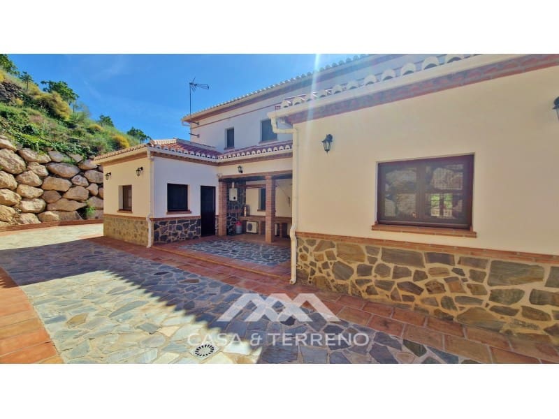 5 camera da letto Villa in vendita in Velez-Malaga con piscina garage - 695.000 € (Rif: 9630250)