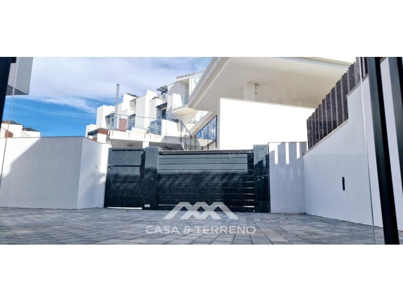 3 bedroom Townhouse for sale in Torrox with garage - € 629,000 (Ref: 9644705)