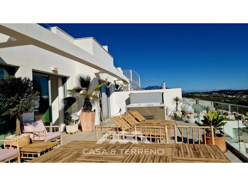 Ático de 2 habitaciones en Mijas en venta - 795.000 € (Ref: 9651839)
