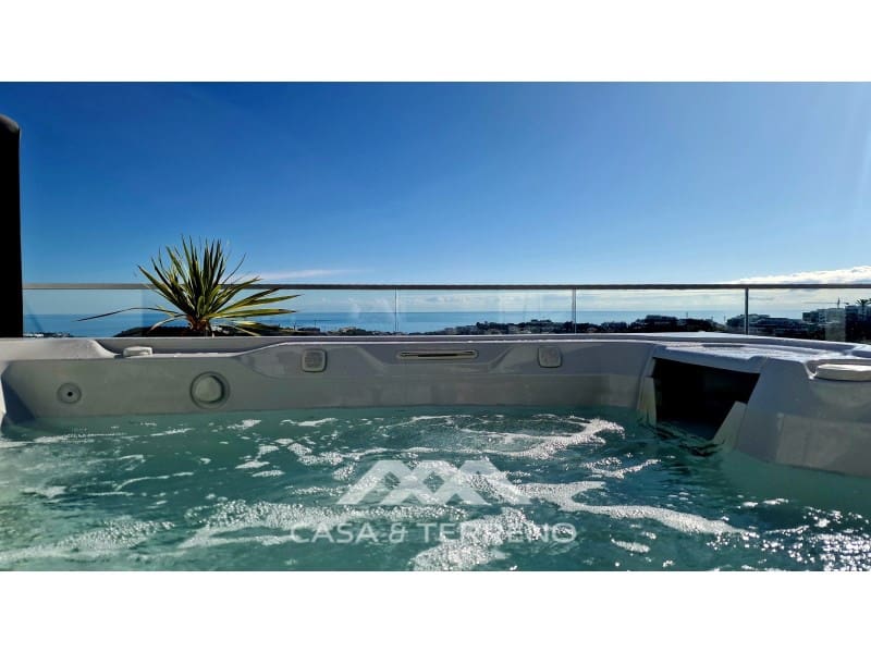 Ático de 2 habitaciones en Mijas en venta - 795.000 € (Ref: 9651839)