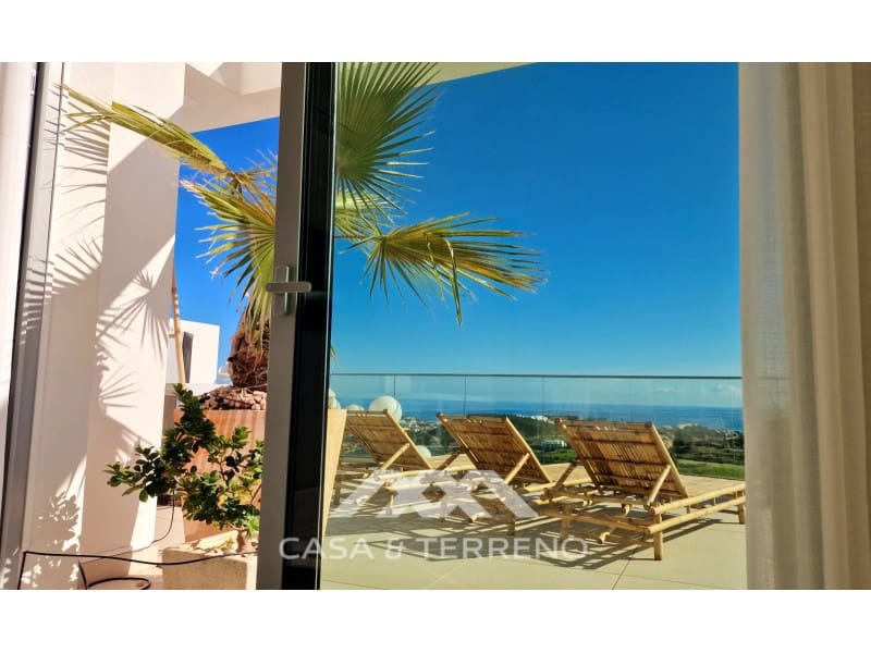 Ático de 2 habitaciones en Mijas en venta - 795.000 € (Ref: 9651839)