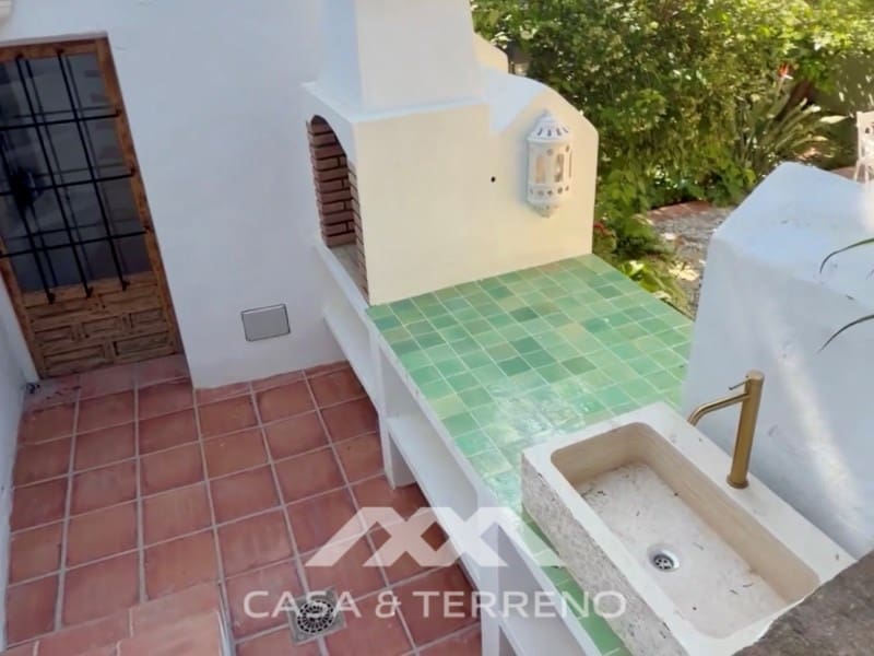 3 bedroom Finca/Country House for sale in Comares with pool - € 499,000 (Ref: 9659315)