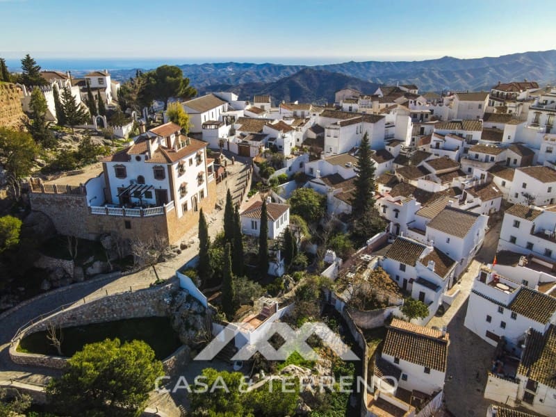 Chalet de 3 habitaciones en Comares en venta - 350.000 € (Ref: 9659316)