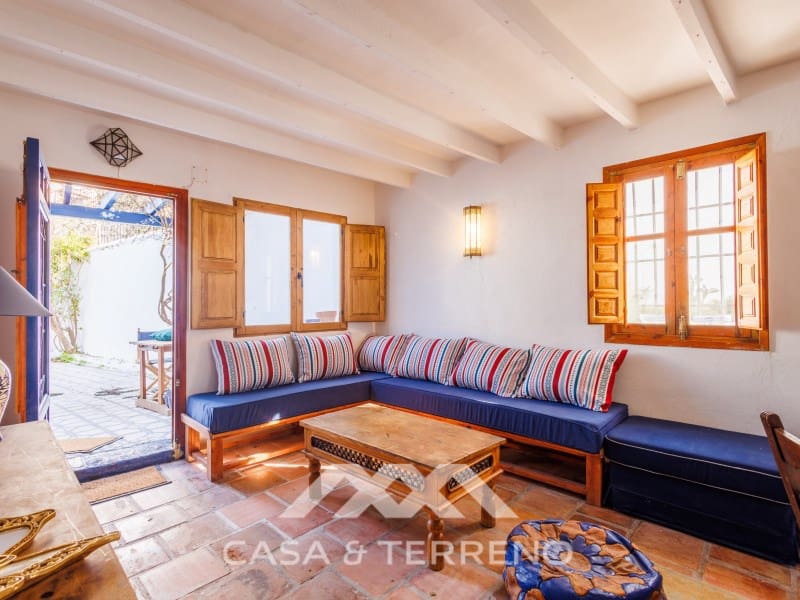 2 bedroom Semi-detached Villa for sale in Comares with pool - € 299,000 (Ref: 9659316)