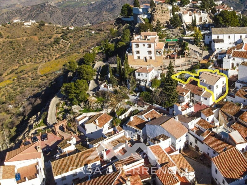 2 bedroom Semi-detached Villa for sale in Comares with pool - € 299,000 (Ref: 9659316)