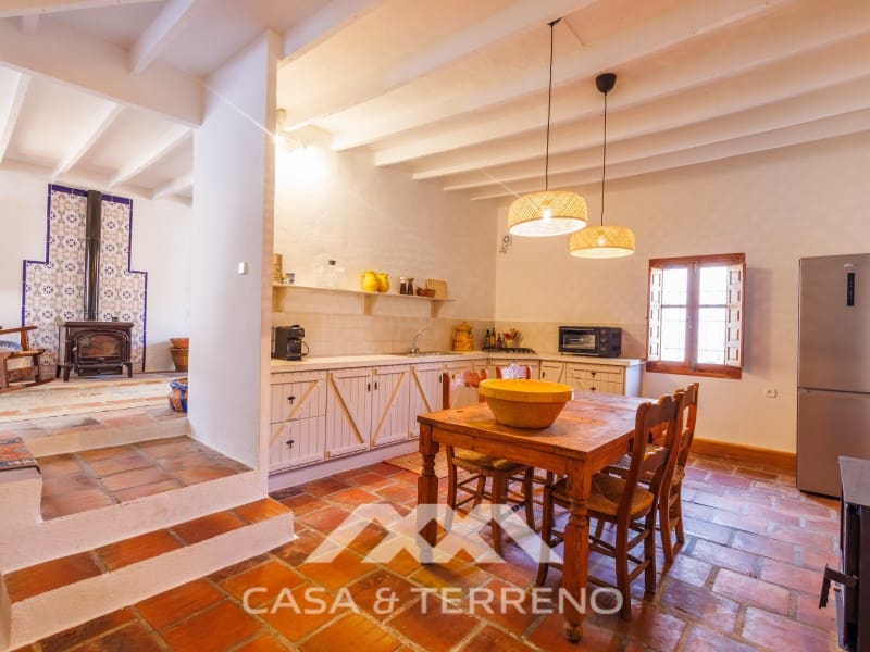 2 bedroom Semi-detached Villa for sale in Comares with pool - € 299,000 (Ref: 9659316)