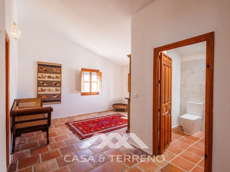 2 bedroom Semi-detached Villa for sale in Comares with pool - € 299,000 (Ref: 9659316)