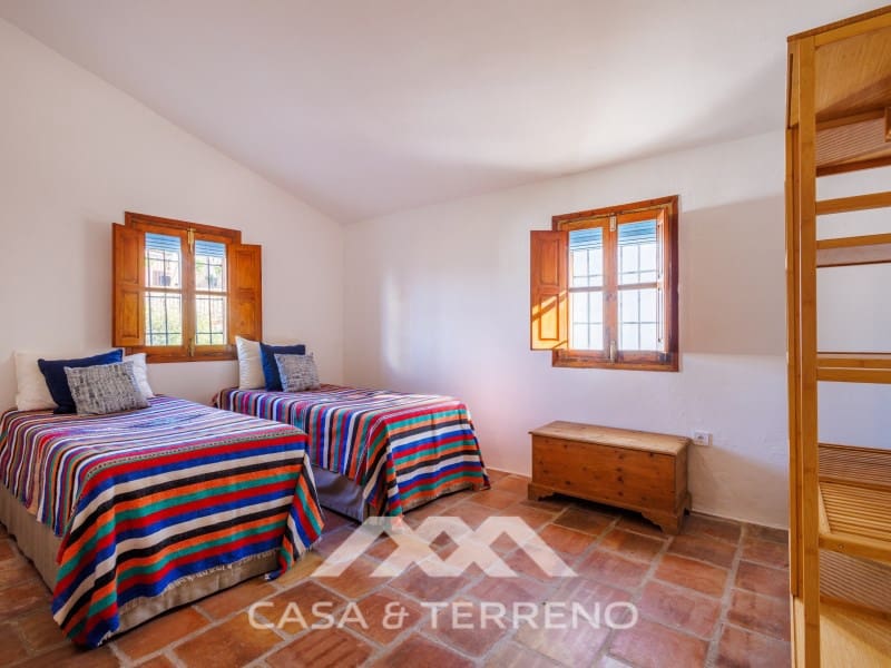2 bedroom Semi-detached Villa for sale in Comares with pool - € 299,000 (Ref: 9659316)