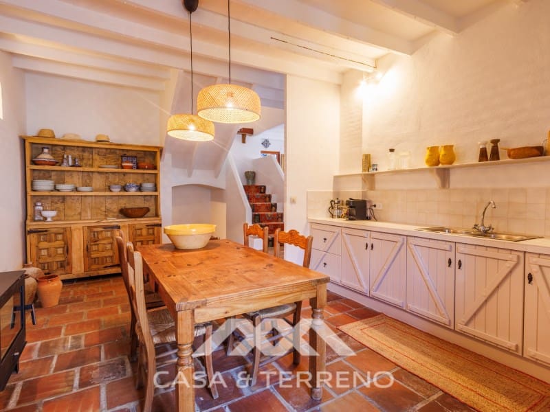 2 bedroom Semi-detached Villa for sale in Comares with pool - € 299,000 (Ref: 9659316)