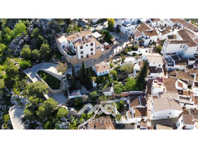 2 bedroom Semi-detached Villa for sale in Comares with pool - € 299,000 (Ref: 9659316)