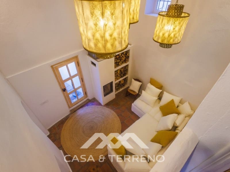 3 slaapkamer Gastenverblijf/B&B te koop in Comares - € 550.000 (Ref: 9661919)