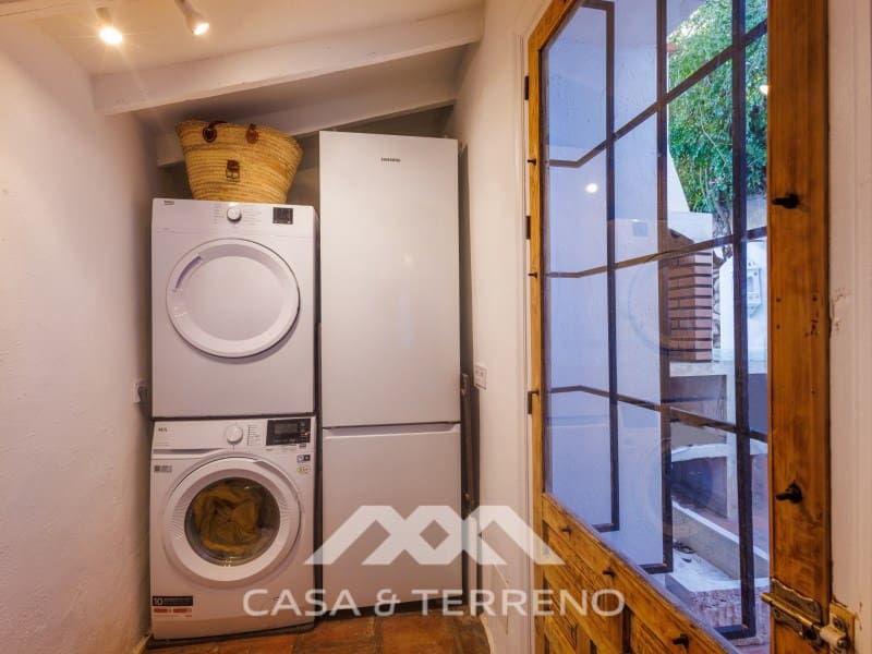 3 slaapkamer Gastenverblijf/B&B te koop in Comares - € 550.000 (Ref: 9661919)