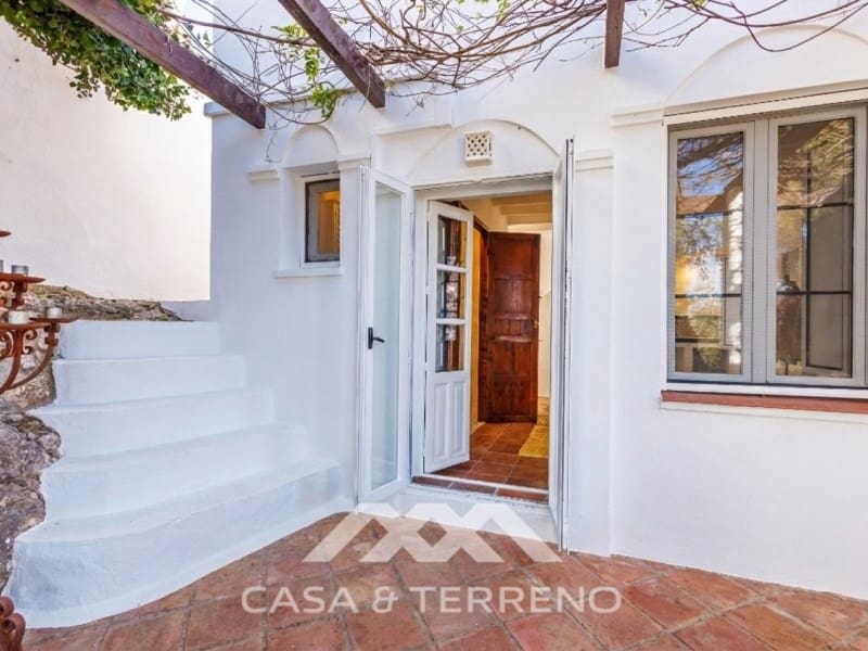 6 slaapkamer Huis te koop in Comares - € 900.000 (Ref: 9661920)