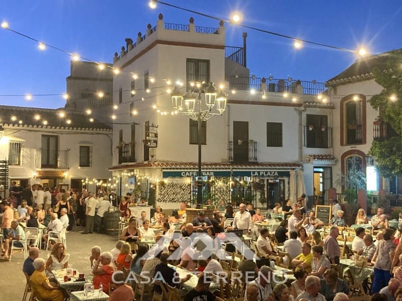 6 bedroom Townhouse for sale in Comares with pool - € 820,000 (Ref: 9661920)