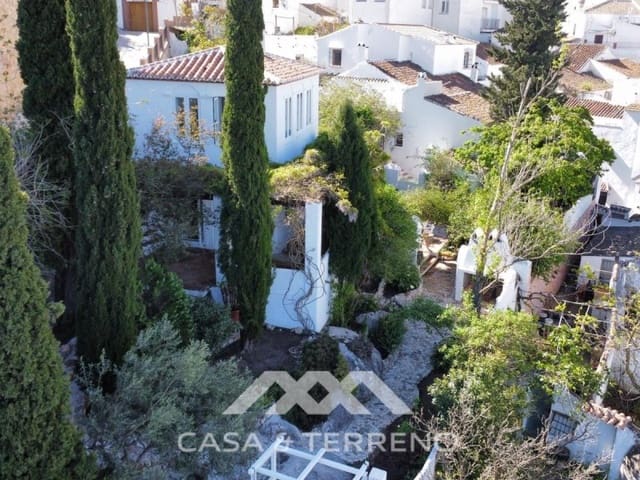 6 bedroom Townhouse for sale in Comares with pool - € 820,000 (Ref: 9661920)