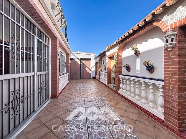 3 soveværelse Villa til salg i Mezquitilla, Vélez-Málaga med swimmingpool garage - € 495.000 (Ref: 9666391)
