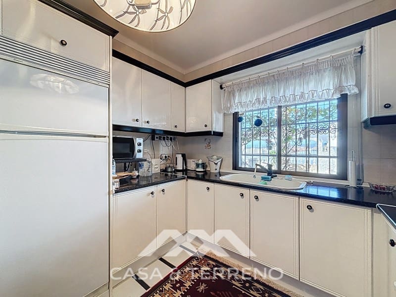 3 Zimmer Villa zu verkaufen in Mezquitilla mit Pool Garage - 495.000 € (Ref: 9666391)