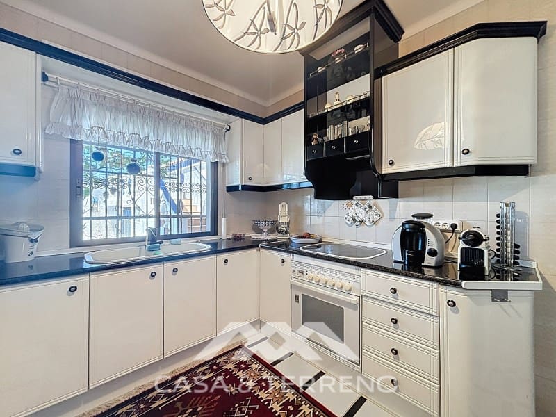 3 Zimmer Villa zu verkaufen in Mezquitilla mit Pool Garage - 495.000 € (Ref: 9666391)