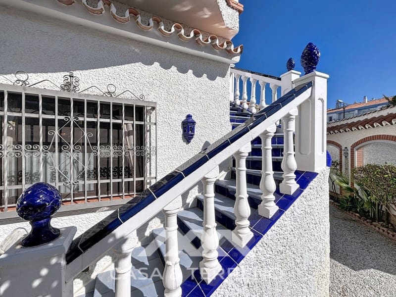 3 Zimmer Villa zu verkaufen in Mezquitilla mit Pool Garage - 495.000 € (Ref: 9666391)