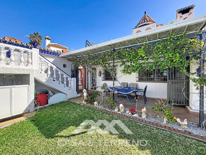 3 Zimmer Villa zu verkaufen in Mezquitilla mit Pool Garage - 495.000 € (Ref: 9666391)