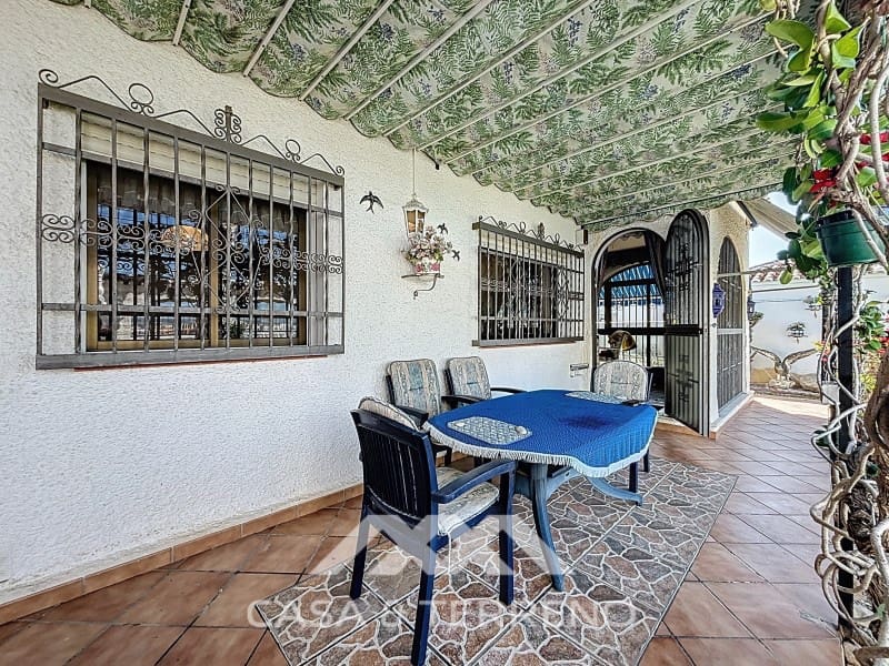 3 Zimmer Villa zu verkaufen in Mezquitilla mit Pool Garage - 495.000 € (Ref: 9666391)