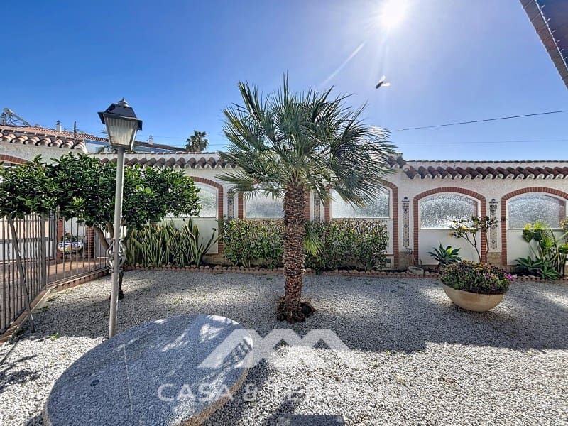 3 Zimmer Villa zu verkaufen in Mezquitilla mit Pool Garage - 495.000 € (Ref: 9666391)