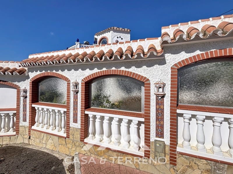 3 Zimmer Villa zu verkaufen in Mezquitilla mit Pool Garage - 495.000 € (Ref: 9666391)