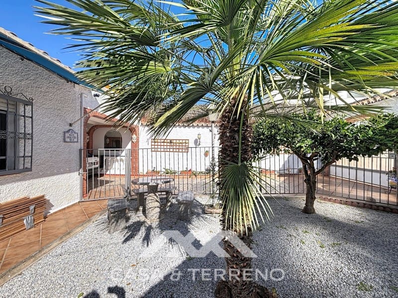 3 Zimmer Villa zu verkaufen in Mezquitilla mit Pool Garage - 495.000 € (Ref: 9666391)