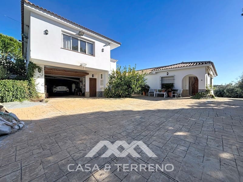 6 slaapkamer Villa te koop in Periana met zwembad - € 595.000 (Ref: 9670376)