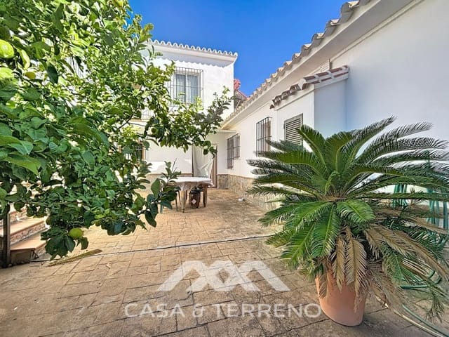 6 bedroom Villa for sale in Periana with pool - € 595,000 (Ref: 9670376)