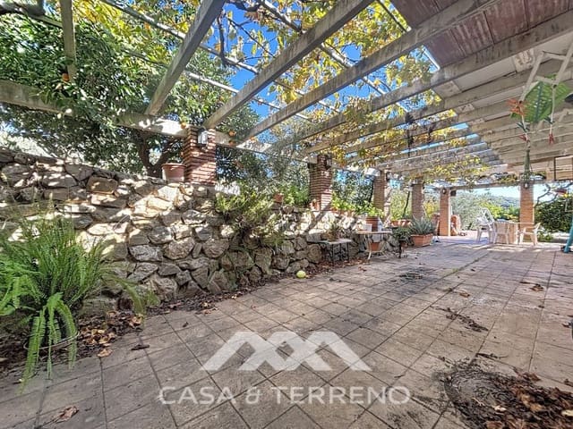 6 bedroom Villa for sale in Periana with pool - € 595,000 (Ref: 9670376)