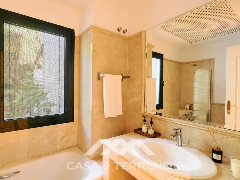 4 soveværelse Villa til salg i Buenas Noches med swimmingpool garage - € 1.995.000 (Ref: 9690526)