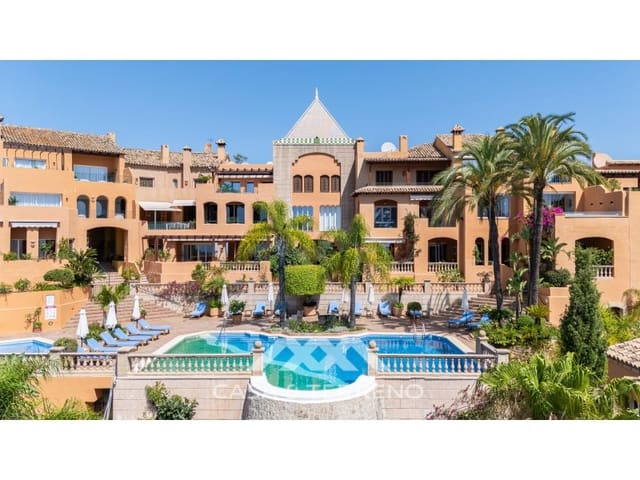 Ático de 3 habitaciones en Los Naranjos, Marbella en venta - 1.125.000 € (Ref: 9690528)