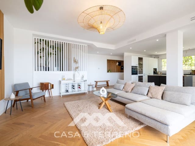 Ático de 3 habitaciones en Los Naranjos, Marbella en venta - 1.125.000 € (Ref: 9690528)