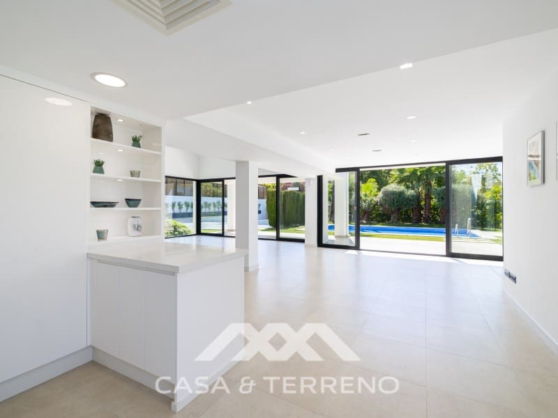 4 quarto Moradia para venda em San Pedro de Alcantara com piscina garagem - 2 495 000 € (Ref: 9695259)