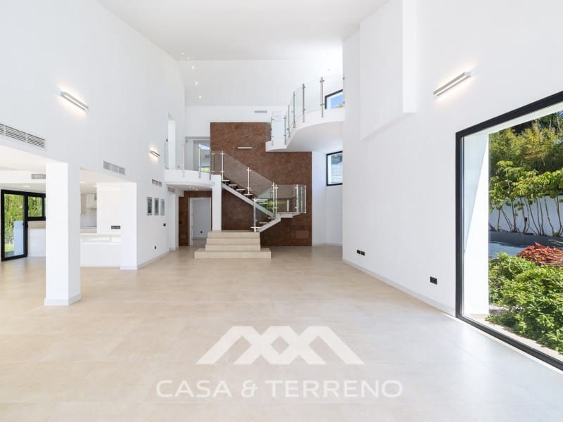 4 quarto Moradia para venda em San Pedro de Alcantara com piscina garagem - 2 495 000 € (Ref: 9695259)