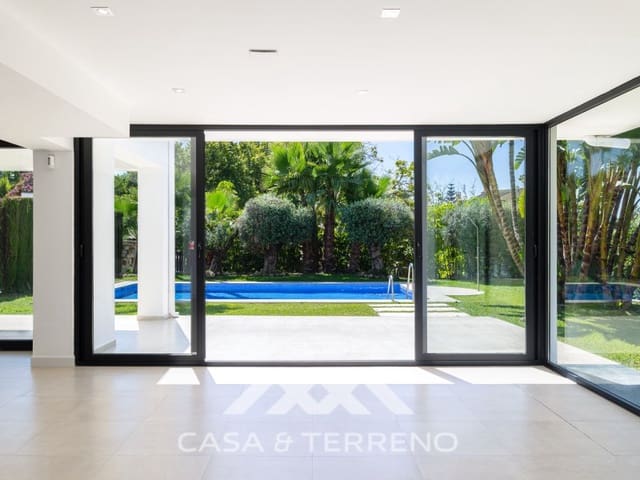 4 quarto Moradia para venda em San Pedro de Alcántara Pueblo, Marbella com piscina garagem - 2 495 000 € (Ref: 9695259)