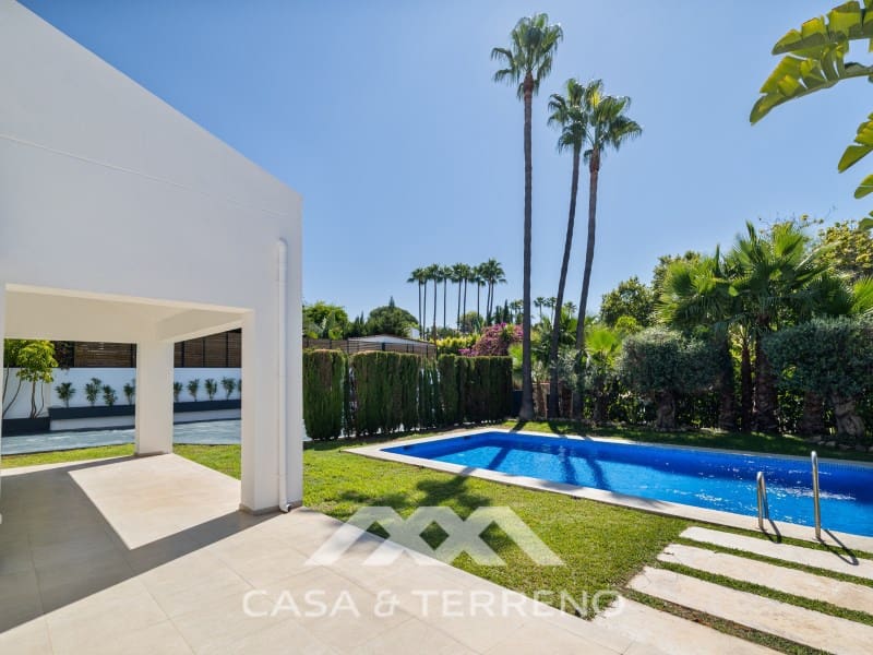 4 quarto Moradia para venda em San Pedro de Alcantara com piscina garagem - 2 495 000 € (Ref: 9695259)