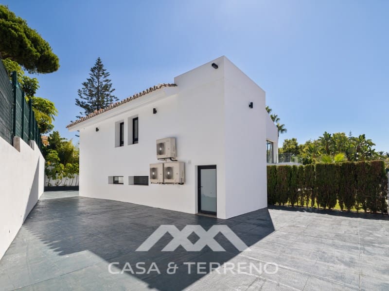 4 quarto Moradia para venda em San Pedro de Alcantara com piscina garagem - 2 495 000 € (Ref: 9695259)