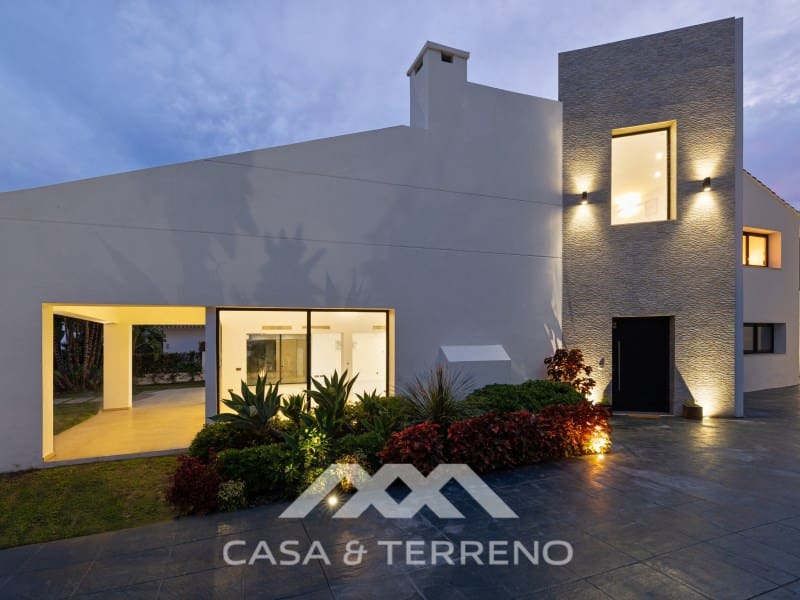 4 quarto Moradia para venda em San Pedro de Alcantara com piscina garagem - 2 495 000 € (Ref: 9695259)